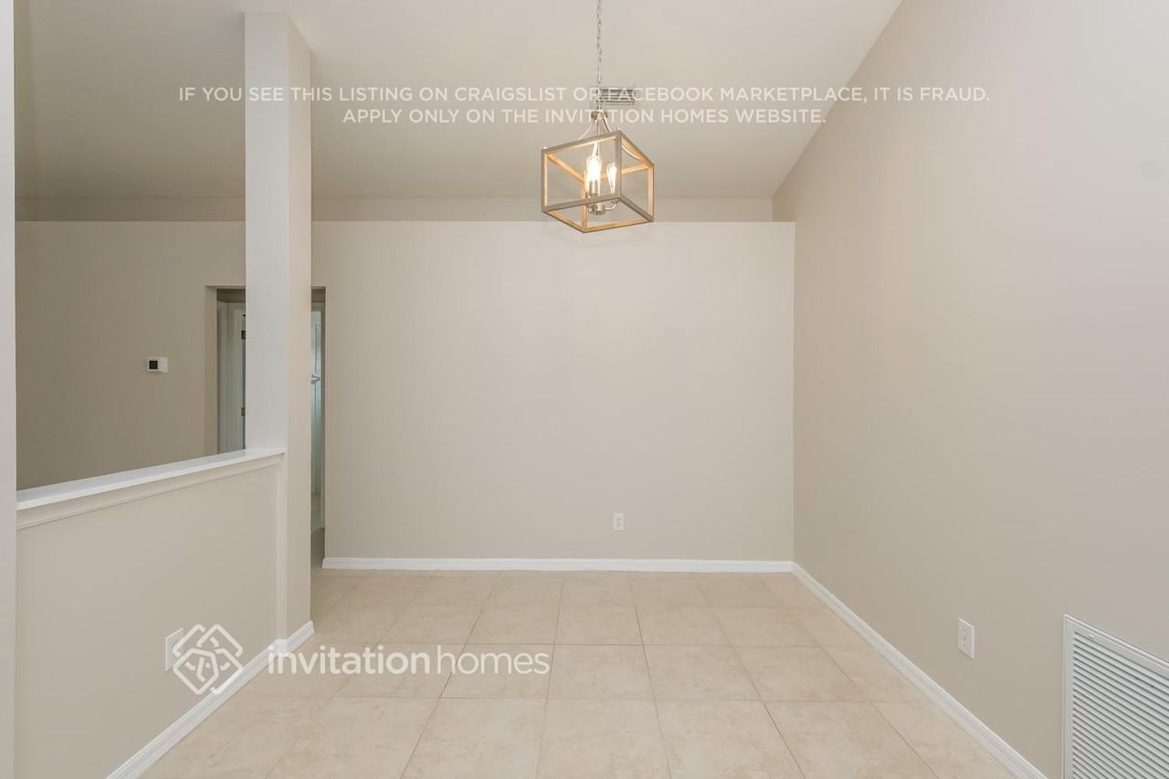 7616 Hampshire Garden Pl - Photo 5 of 16