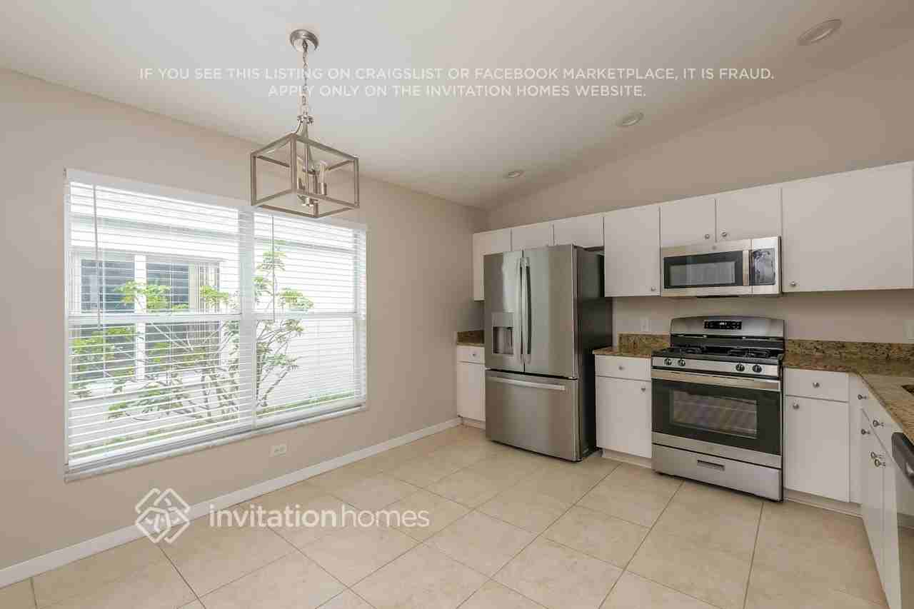 7616 Hampshire Garden Pl - Photo 7 of 16
