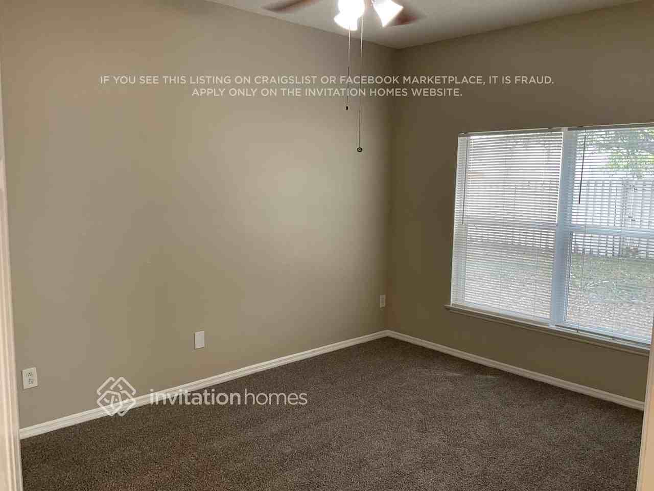 1904 Meadow Pond Way - Photo 4 of 11