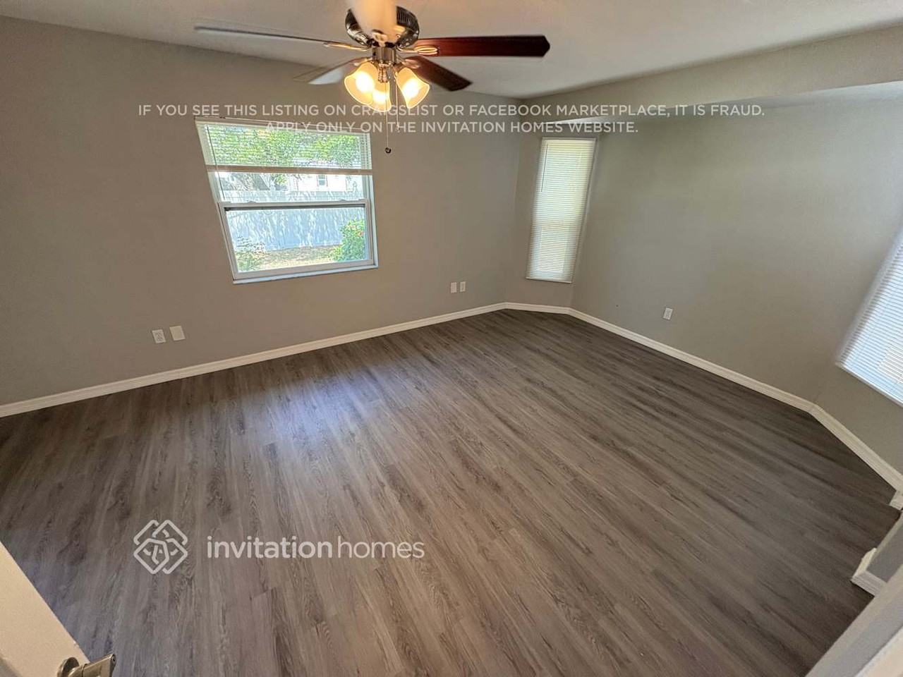 1187 Desmond St - Photo 5 of 12