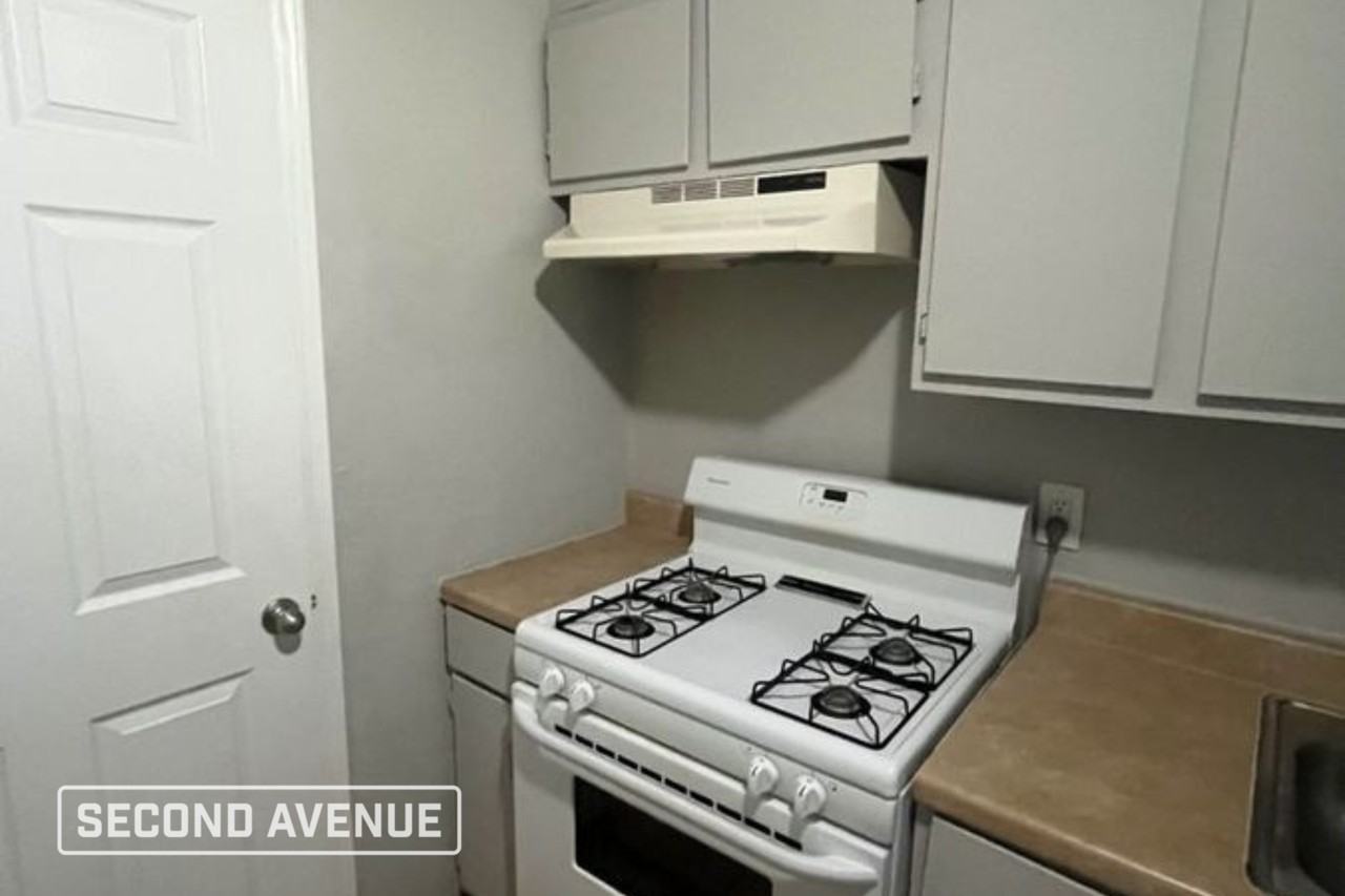 201 Nw 121st St - Photo 3 of 12