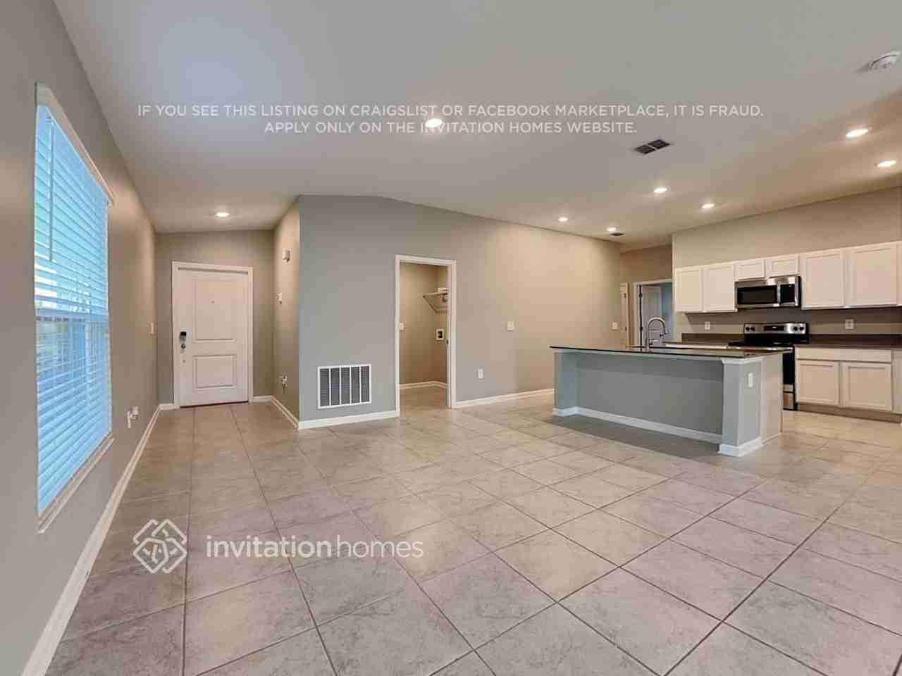1085 Peach Creek Dr - Photo 3 of 22