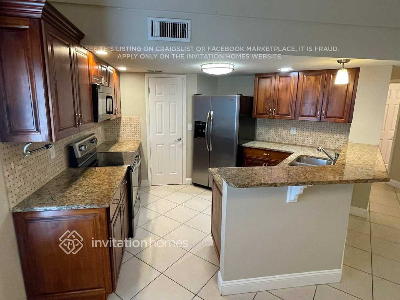 462 E Springtree Way - Photo 5 of 17