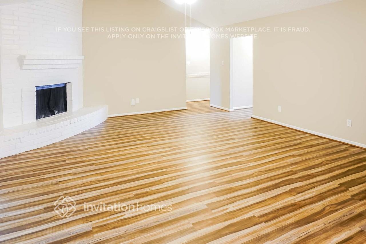 22831 Capitol Landing Ln - Photo 4 of 16