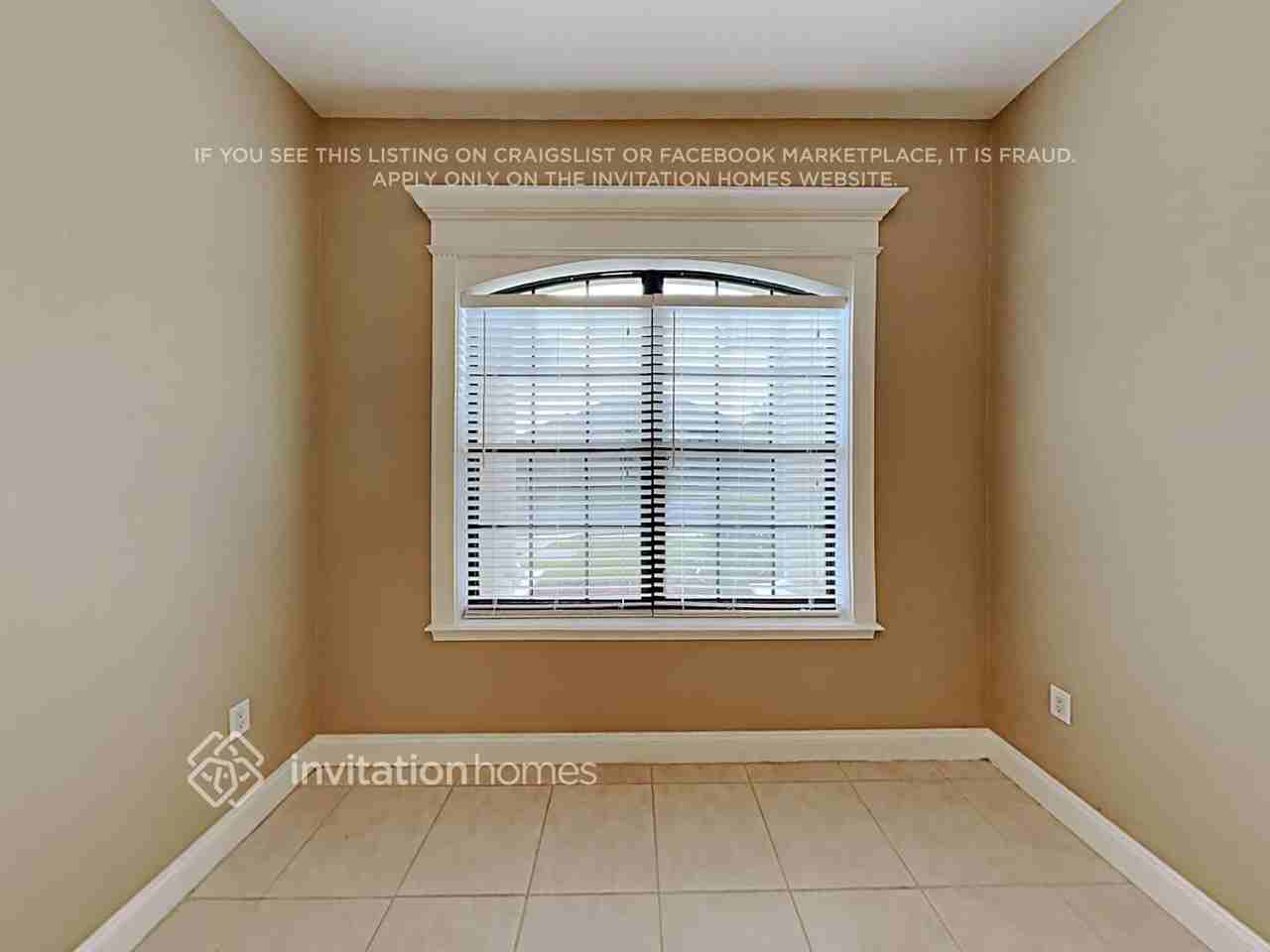 1075 Reflections Lake Loop - Photo 4 of 18