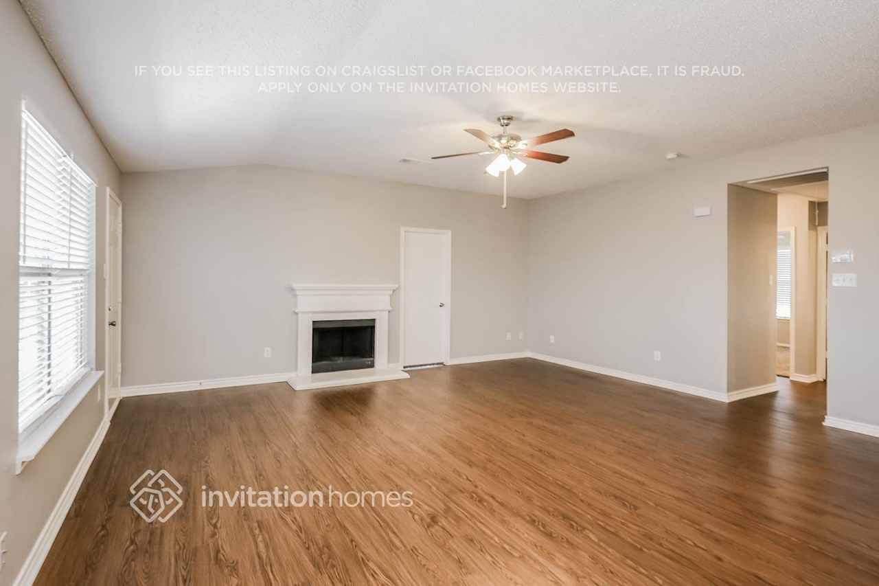 645 Spillway Dr - Photo 4 of 21