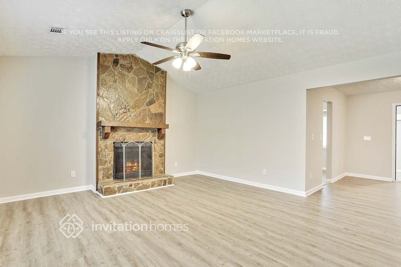 6083 Leverett Dr - Photo 3 of 22