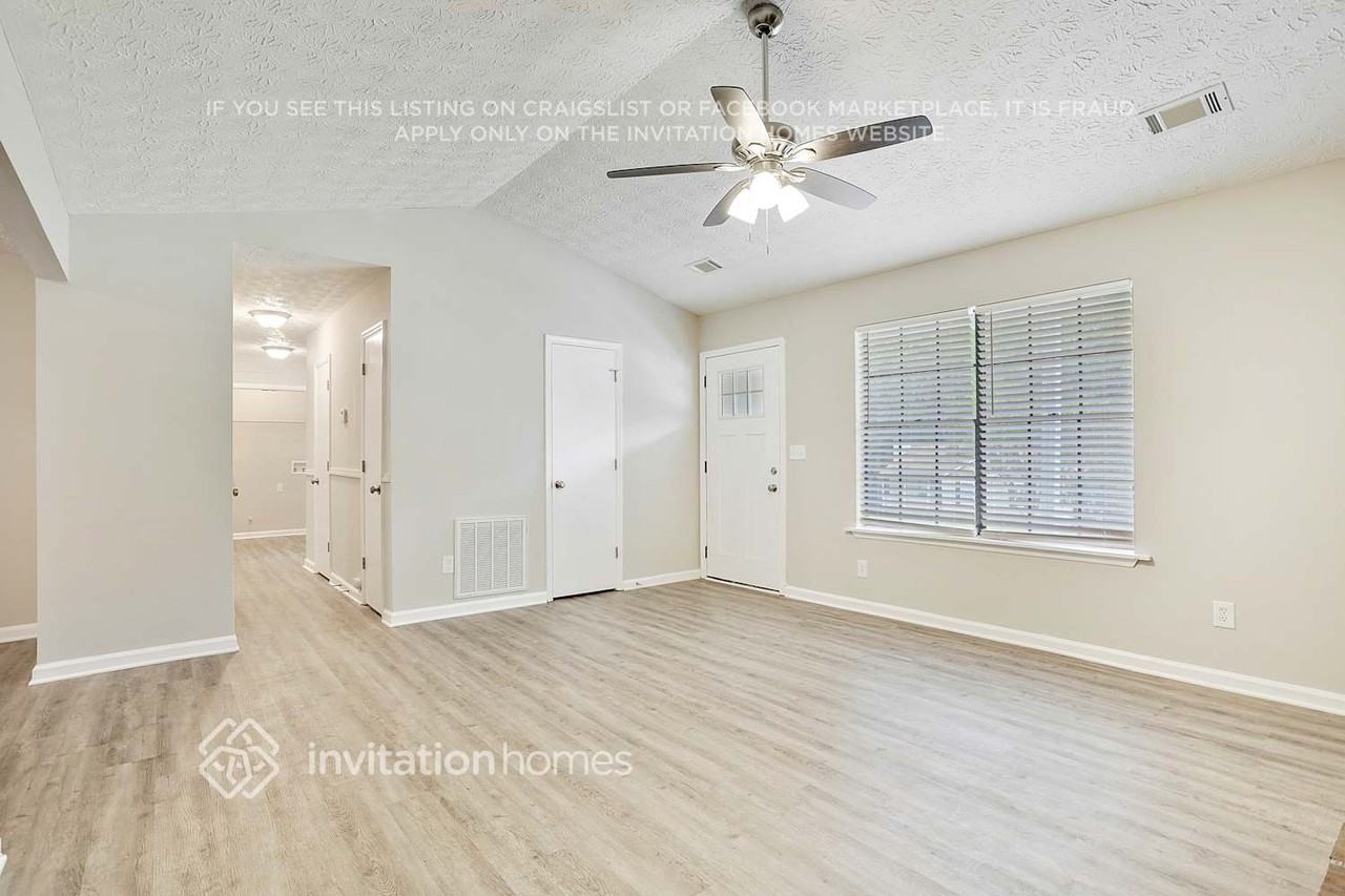 6083 Leverett Dr - Photo 5 of 22
