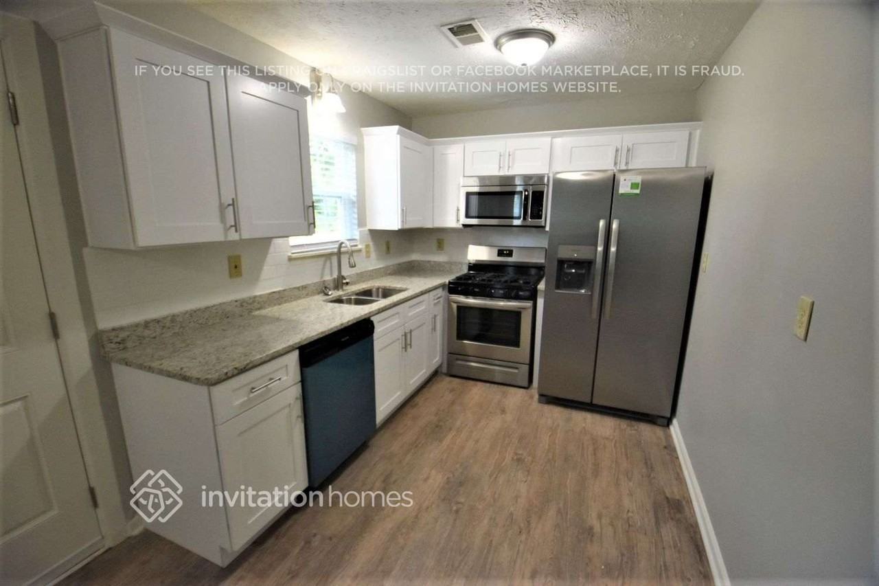 2512 Meadowbrook Way - Photo 3 of 9