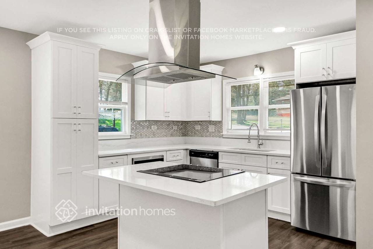2122 Holly Hill Dr - Photo 6 of 21