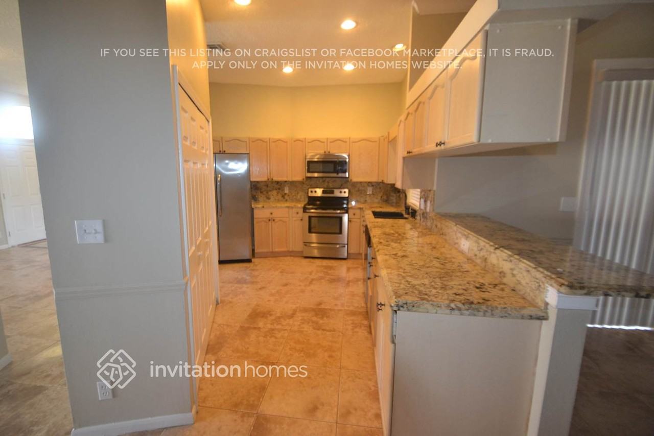 12770 Kingsway Rd - Photo 4 of 14