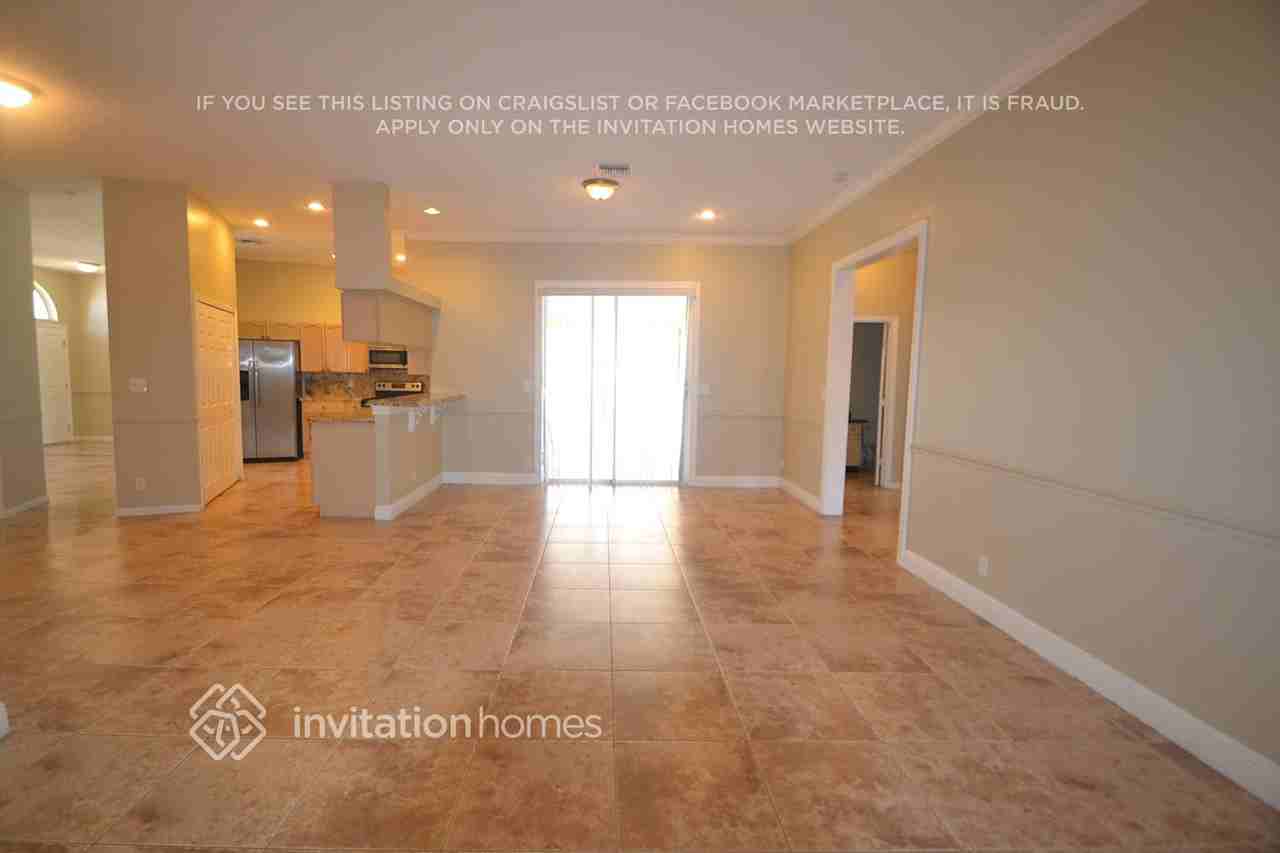 12770 Kingsway Rd - Photo 5 of 14