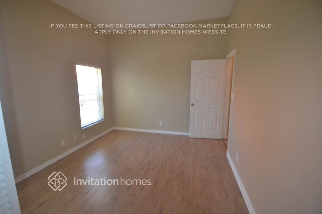 12770 Kingsway Rd - Photo 6 of 14