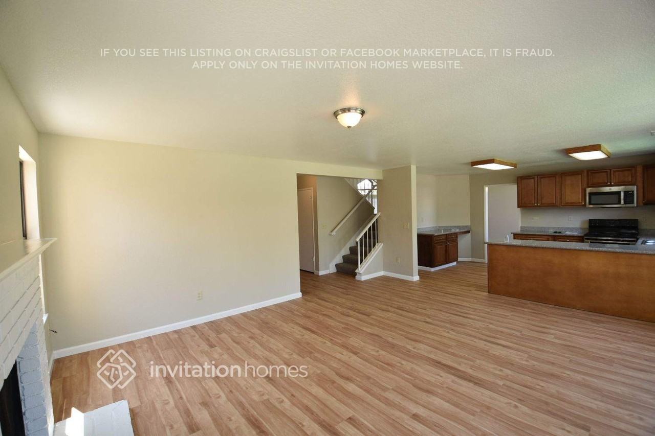 1066 Eleanor Ln - Photo 4 of 16