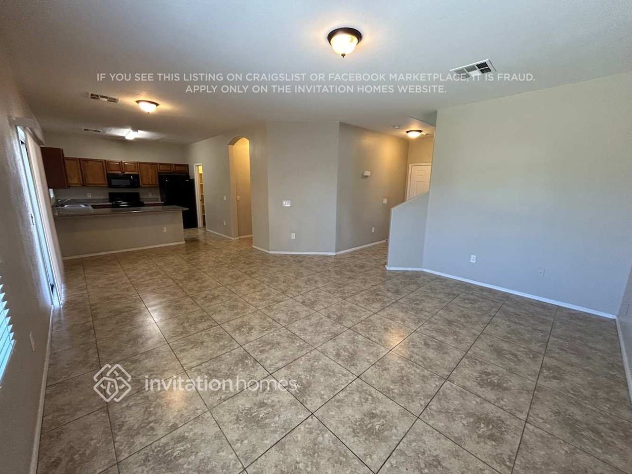 5814 S 11th St - Photo 3 of 13
