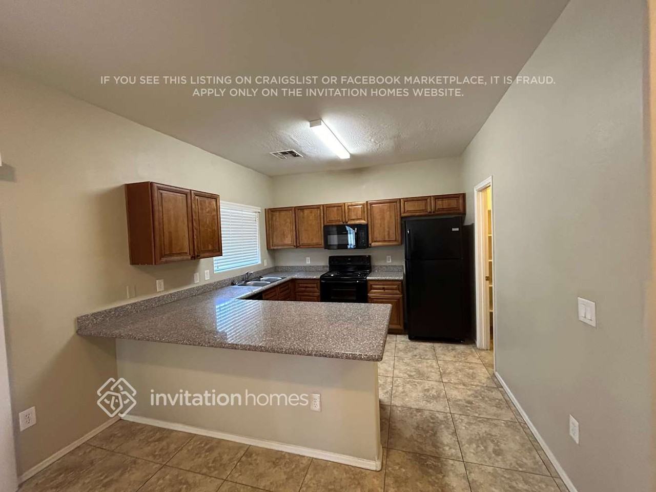 5814 S 11th St - Photo 4 of 13