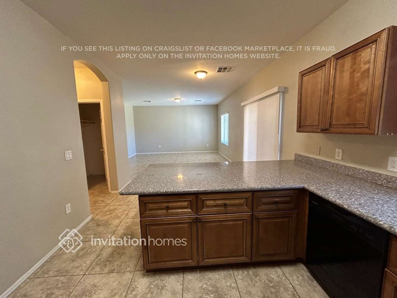 5814 S 11th St - Photo 6 of 13