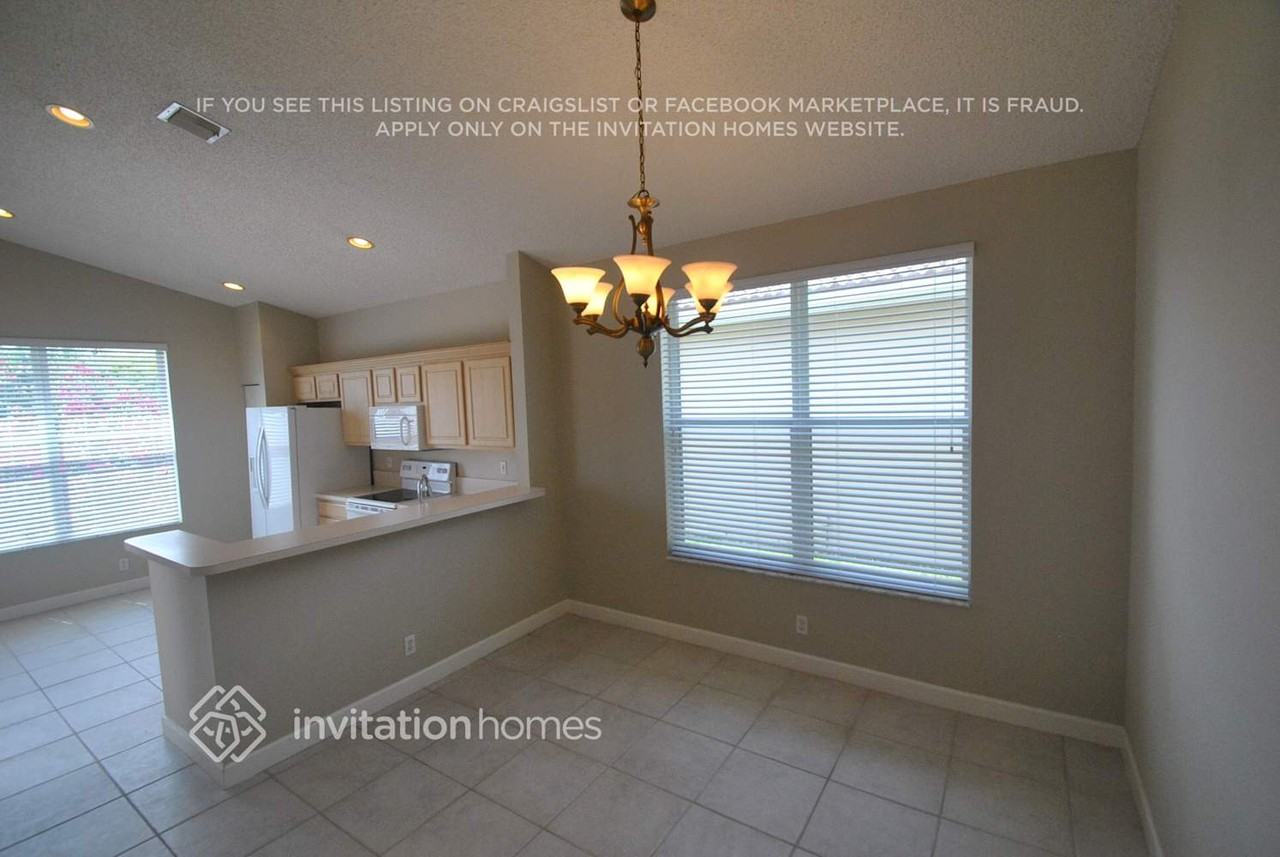 9496 Lago Dr - Photo 4 of 14