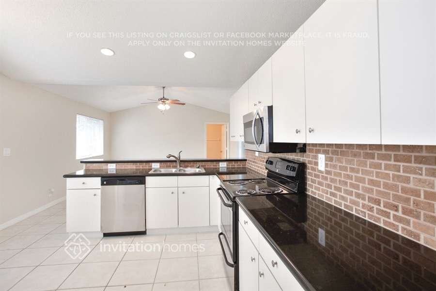 9842 Nw 53rd Ct - Photo 4 of 15