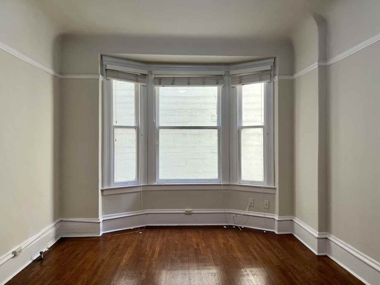 1105 Bush St #408 - Photo 4 of 11