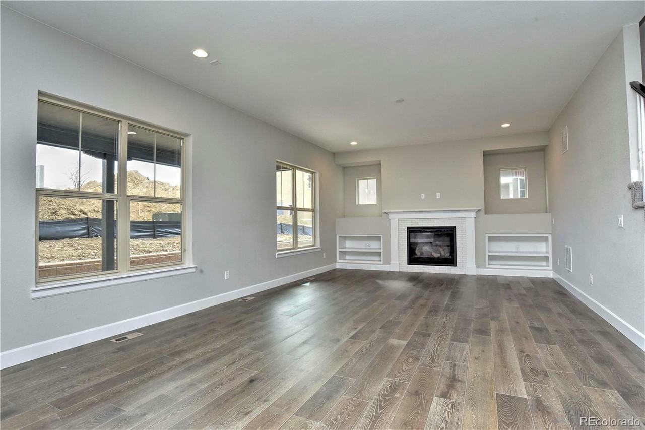 6040 S Olive Ct - Photo 7 of 27
