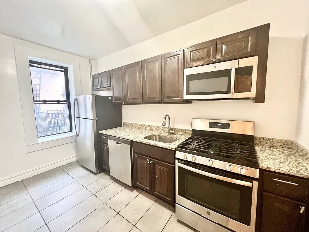37-25 81st Street #5A - Photo 7 of 8