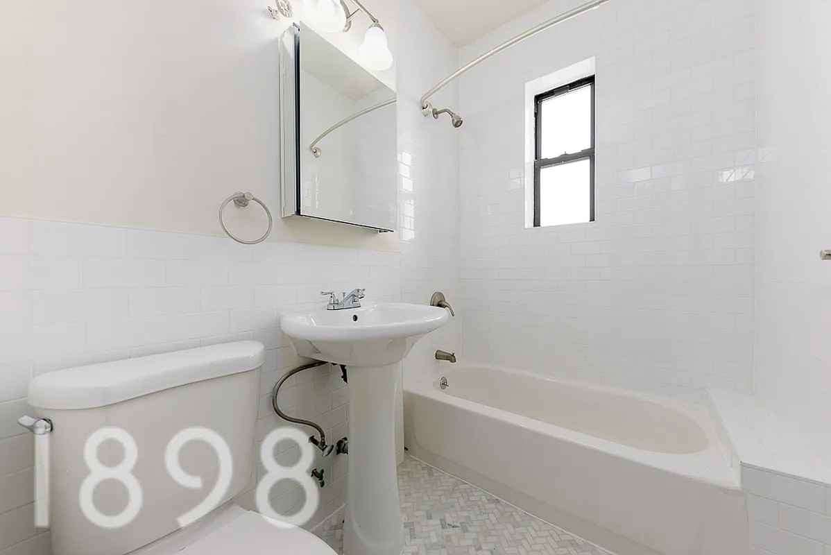 38-05 Crescent Street #5H - Photo 5 of 5