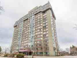 featured image of 880 Dundas St W