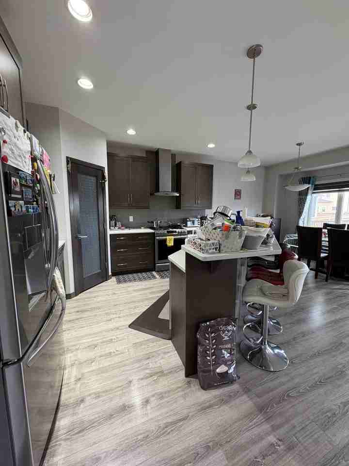 61 Highmoor Crt - Photo 3 of 13