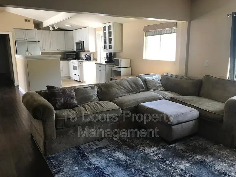 5763 Baja Dr - Photo 5 of 15