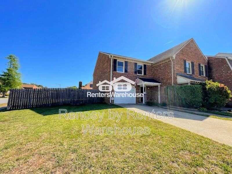 447 San Roman Dr - Photo 2 of 35