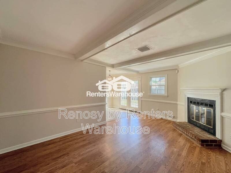 447 San Roman Dr - Photo 5 of 35