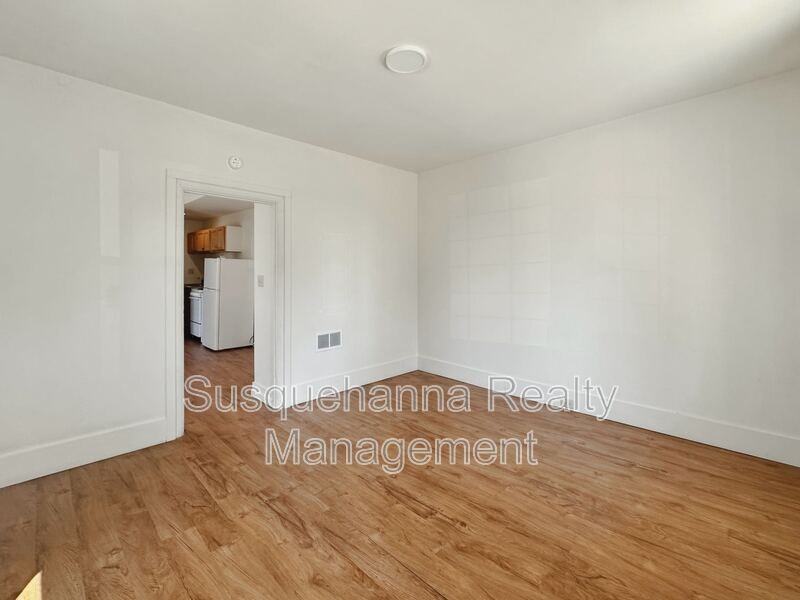 171 E Derry Rd #1 - Photo 3 of 11