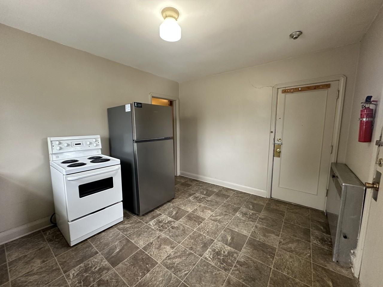 887 Dudley Avenue - Photo 7 of 11