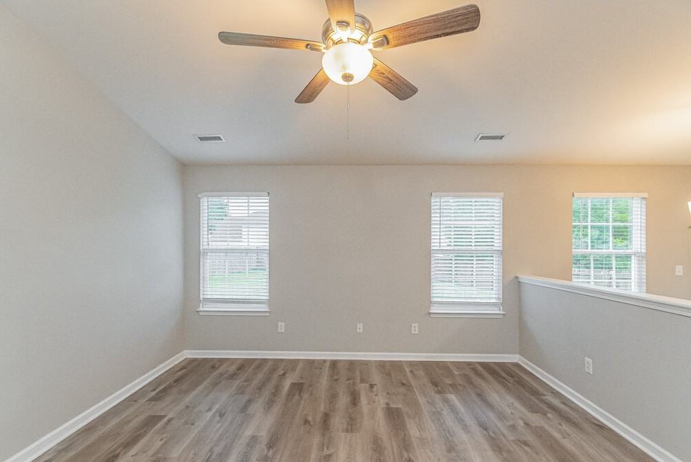 232 N Weststone Blvd - Photo 3 of 16
