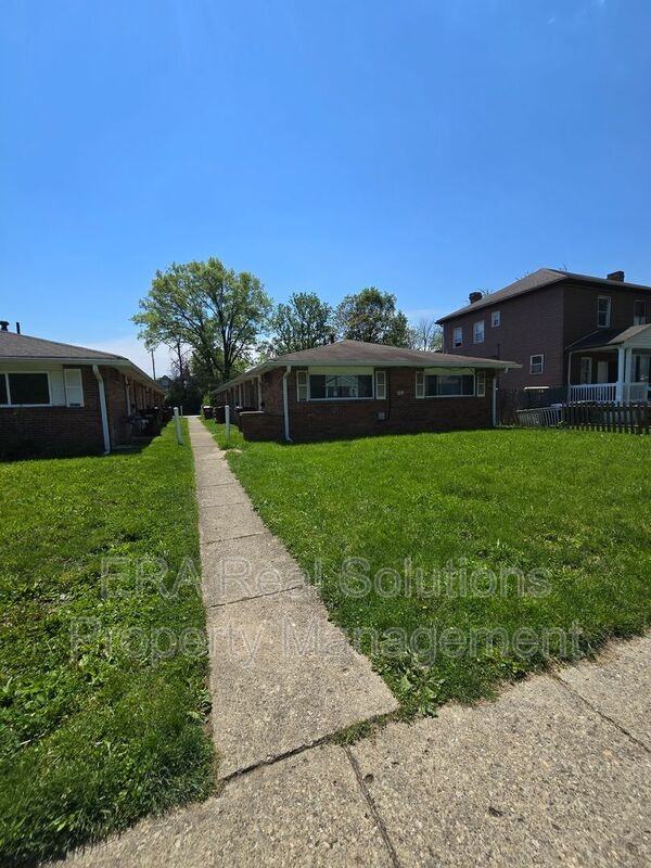 1911 Denune Ave - Photo 5 of 11
