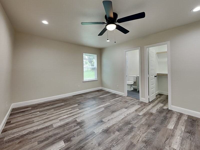 9214 Metz Ave - Photo 6 of 16