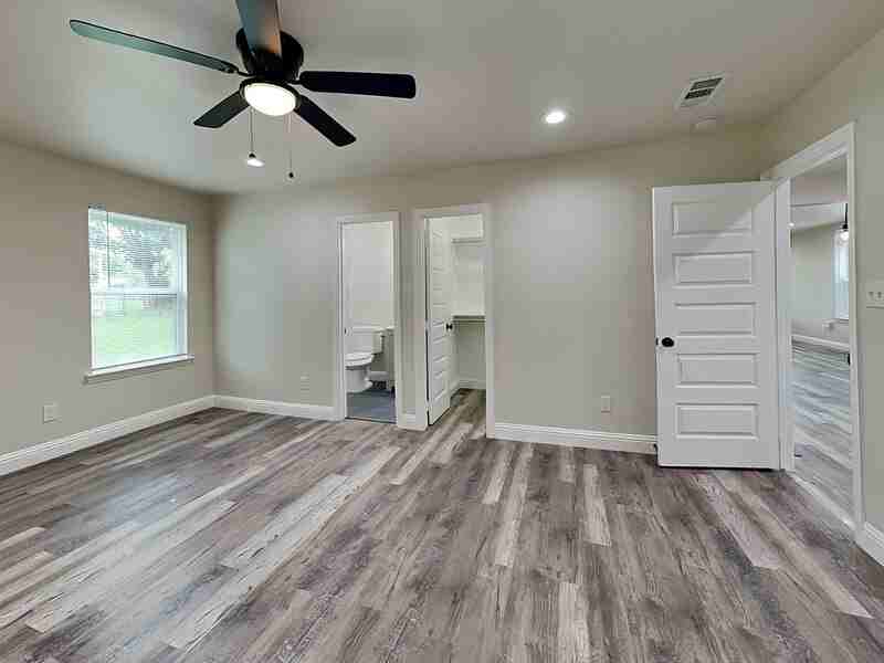 9214 Metz Ave - Photo 7 of 16