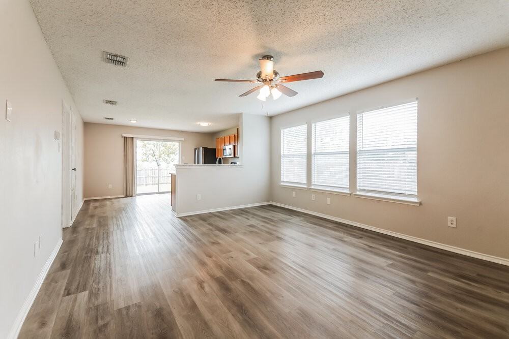 1311 Dakota Trl - Photo 4 of 16