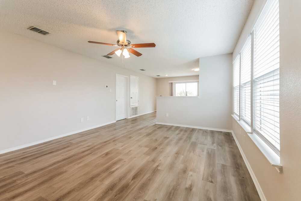 1311 Dakota Trl - Photo 5 of 16