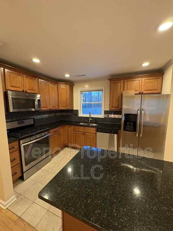330 Louden Rd - Photo 2 of 29