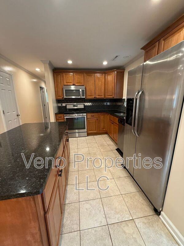 330 Louden Rd - Photo 4 of 29