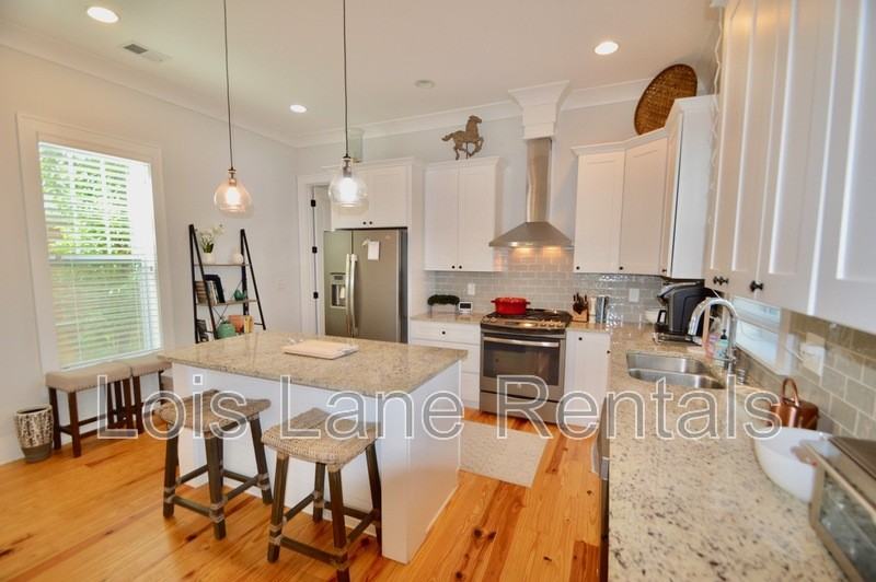 62 Poplar St - Photo 3 of 11