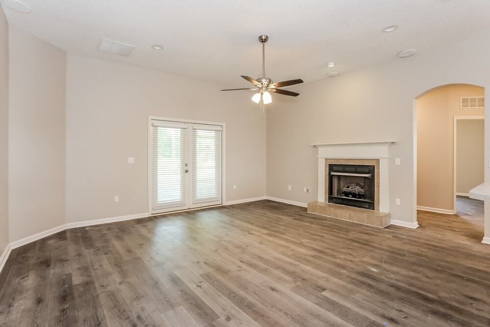 3146 Wandering Oaks Dr - Photo 3 of 16