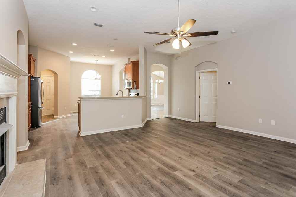 3146 Wandering Oaks Dr - Photo 4 of 16