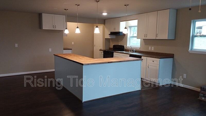 824 9th Ave - Photo 3 of 15