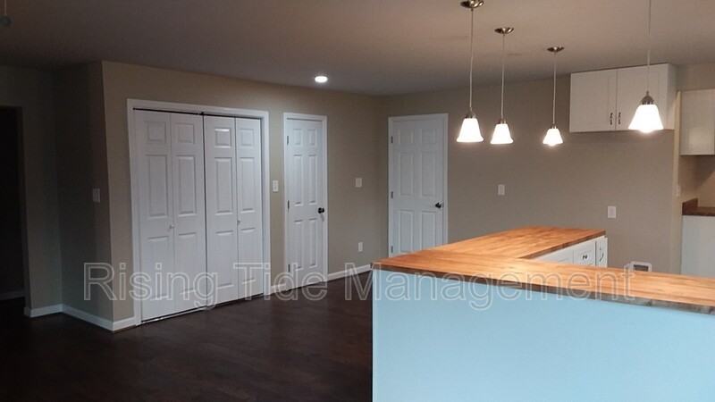 824 9th Ave - Photo 4 of 15