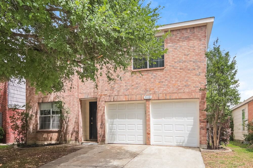 1112 Beechwood Dr - Photo 4 of 17