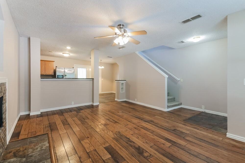 1112 Beechwood Dr - Photo 6 of 17