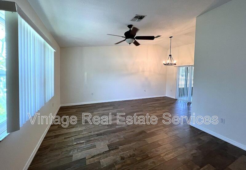 1520 Coastal Pl - Photo 3 of 19